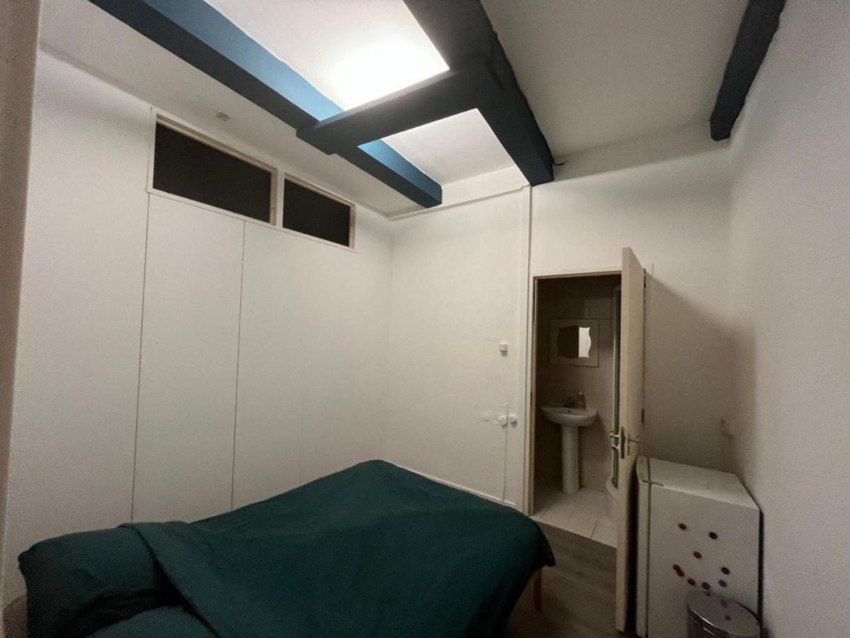 Iru, Not For Parties, Not A Hotel, Room With No Kitchen อัมสเตอร์ดัม ภายนอก รูปภาพ
